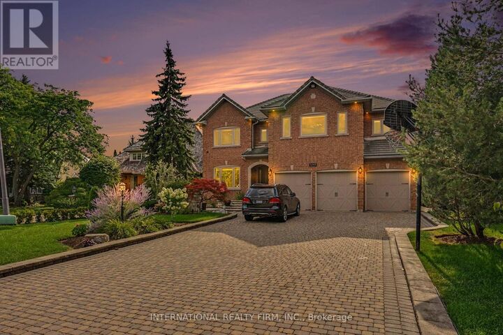 Property Photo: 5240 Elmridge Drive ON L5M 5A4