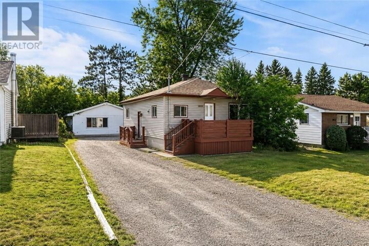 1099 Gordon Avenue — photo 1