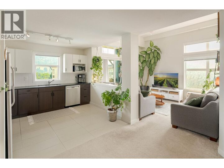 Property Photo: 551 Yates Road 405 BC V1V 2V1