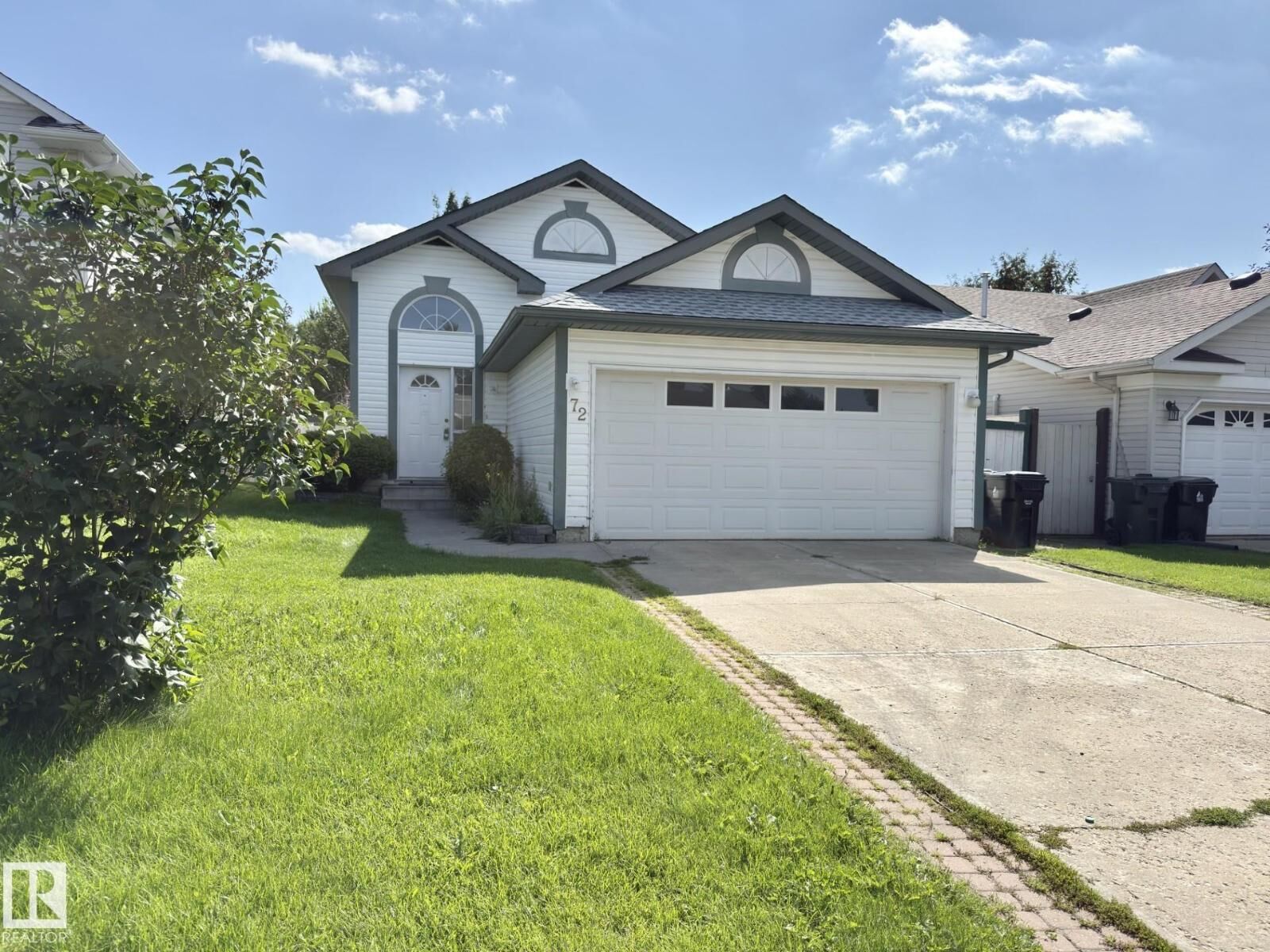Property Photo: 72 Aspenglen Pl AB T7X 3J9