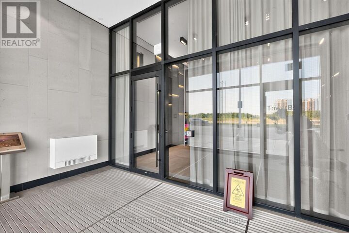 Property Photo: 292 Verdale Crossing 1011 ON L6G 0H6