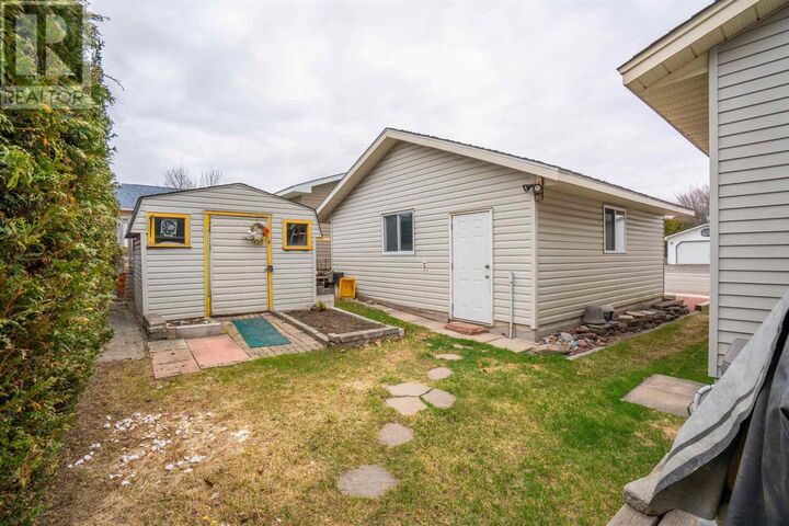 Photo de la propriété: 1015 Lake St ON P6B 6B5