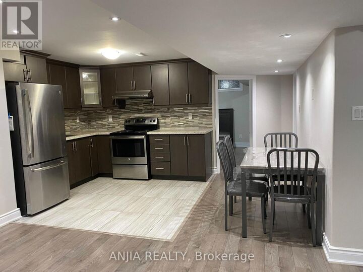 Property Photo:  46 Rampart Drive  ON L6P 2Z1 