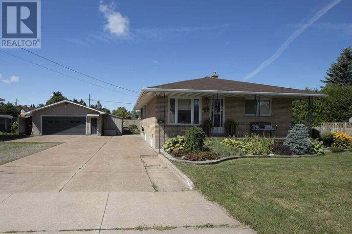 Property Photo: 159 McFadden Ave ON P6C 4T3