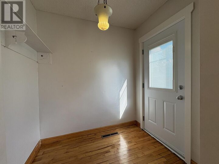 Property Photo:  240 Third St W  ON P9A 3A5 