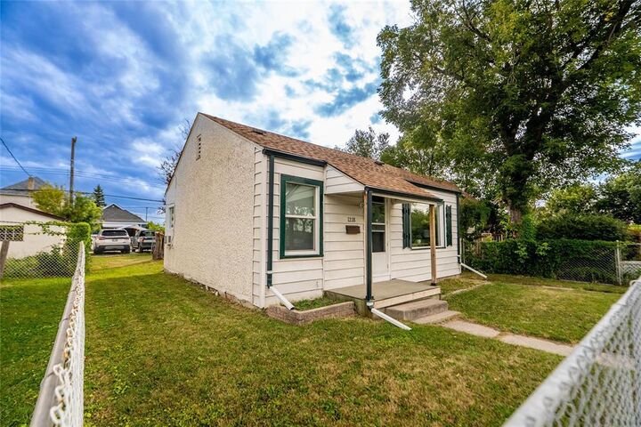 Property Photo: 1218 Logan Avenue MB R3E 1R2