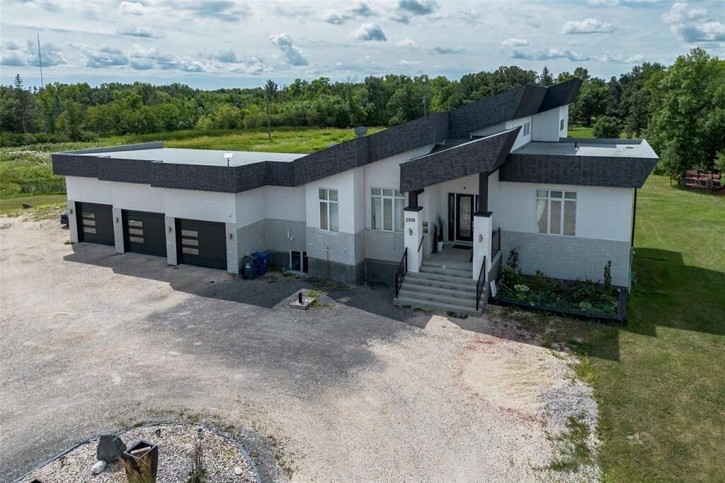 Property Photo: 2930 St Mary's Road MB R2N 4A6