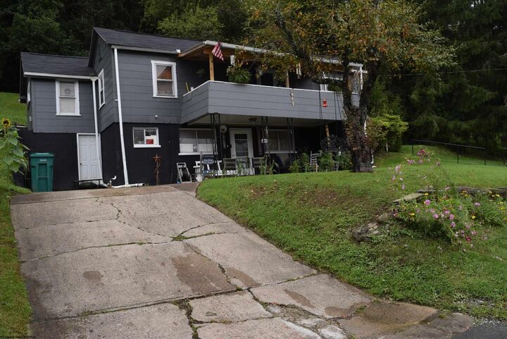 Property Photo: 1631 Junkins Avenue WV 26301