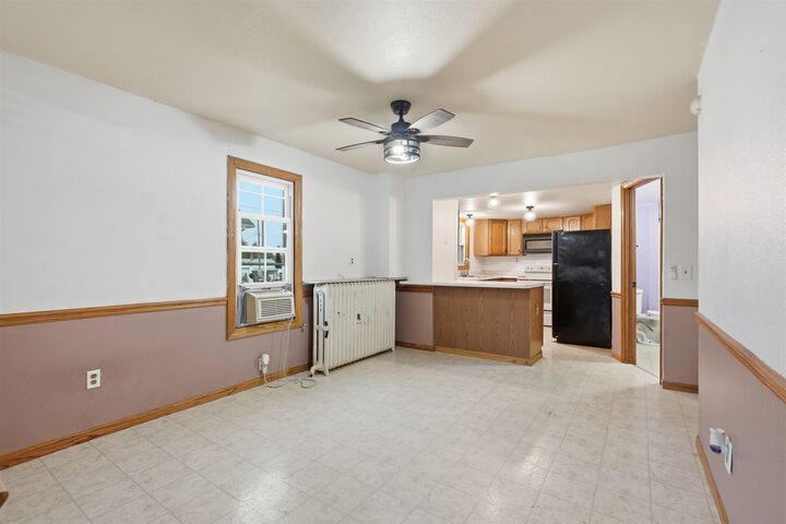 Property Photo: 628 3rd Ave SE IA 52040