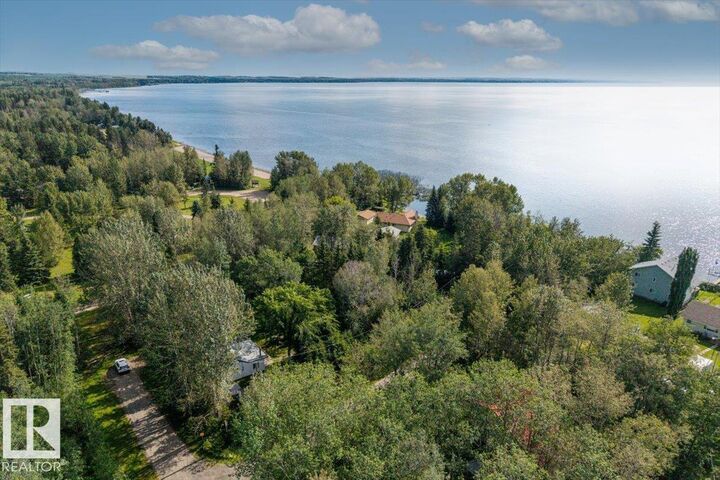 Property Photo:  1120 47263 Hwy 771  AB T0C 2C0 
