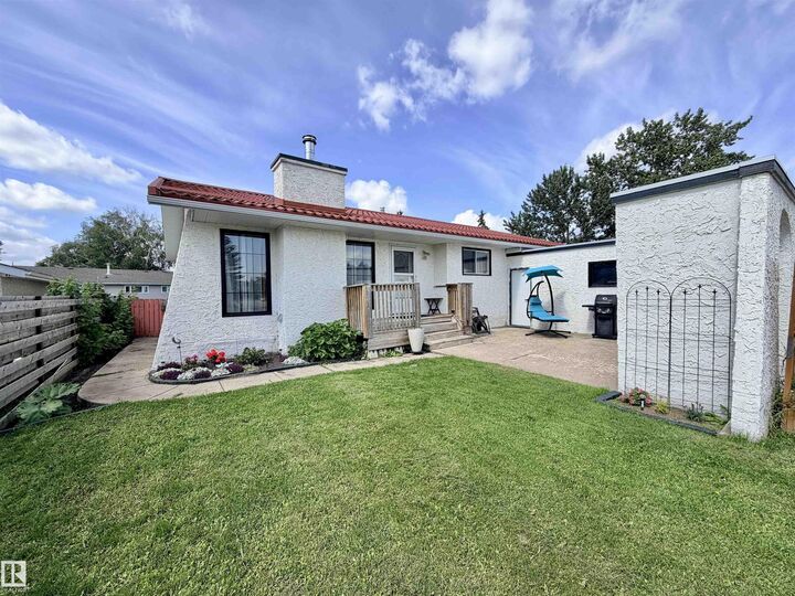 Property Photo: 4422 45B Street AB T0A 3A3