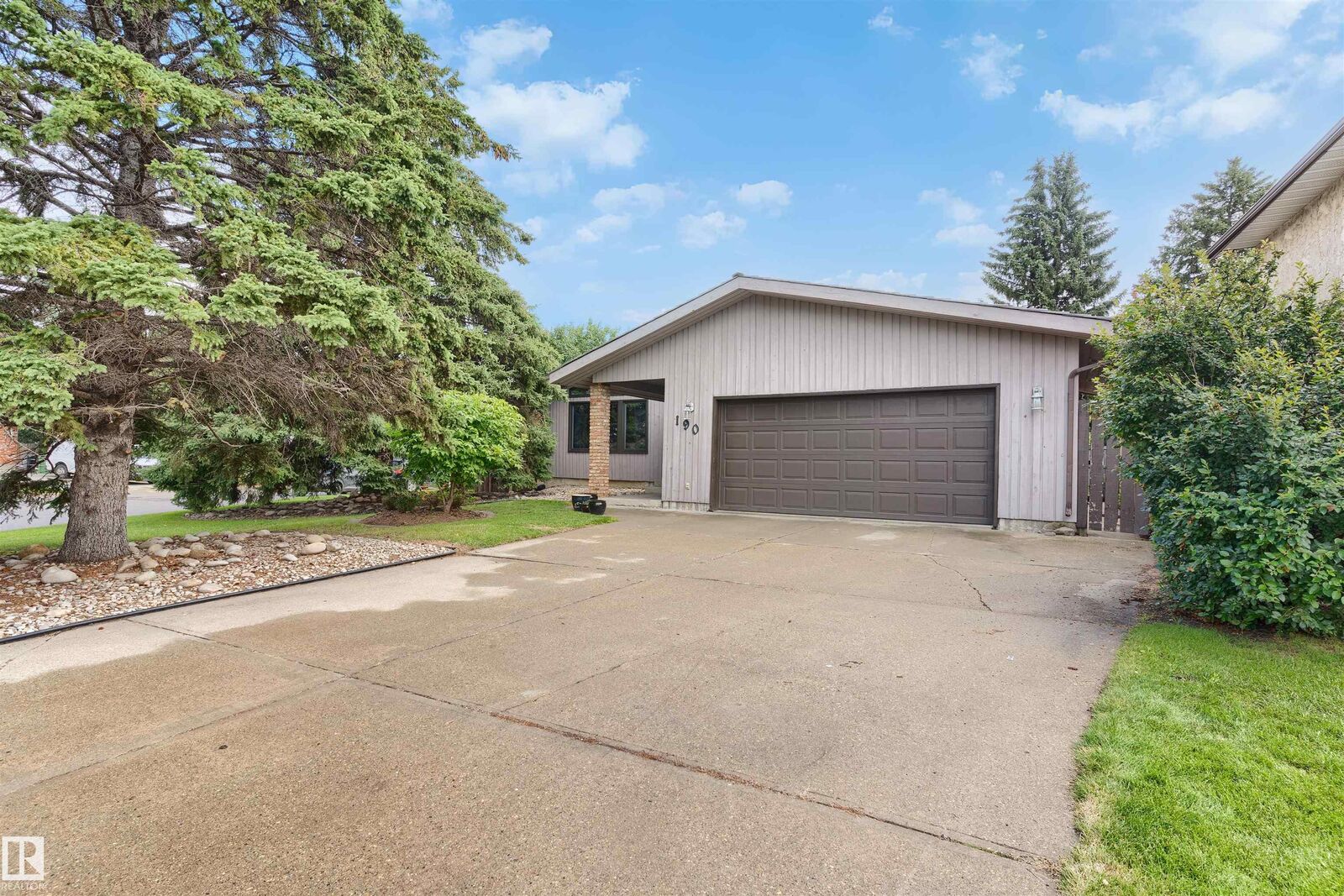 Property Photo: 190 Westridge Road NW AB T5T 1B8