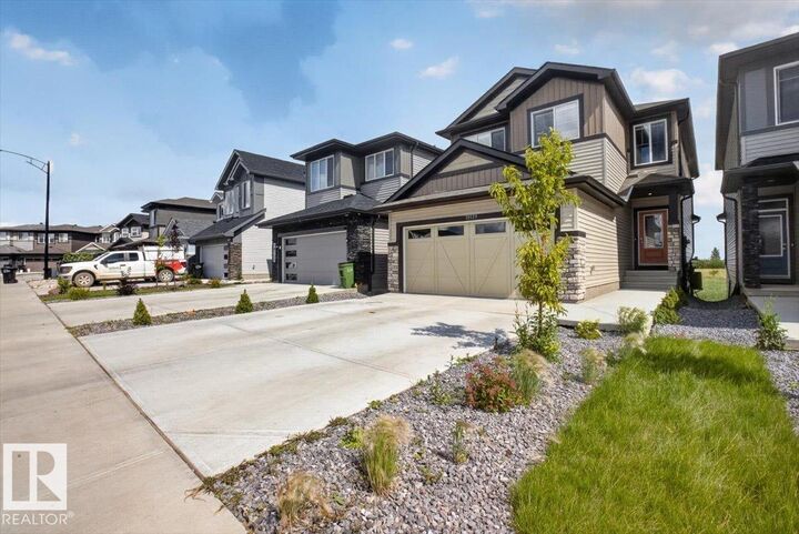 Property Photo:  18119 70 Street NW  AB T5Z 0V6 