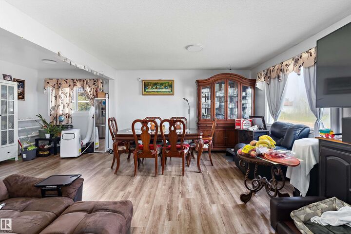 Property Photo:  5815 136 Avenue NW  AB T5A 0N4 