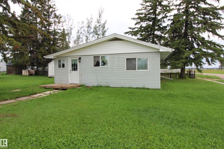 Property Photo: 5404 52 Street AB T0G 0P0