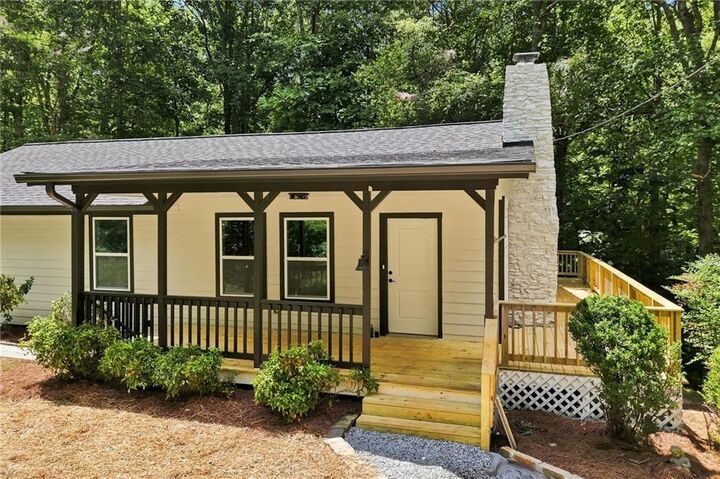 Property Photo:  283 Ash Circle  GA 30183 