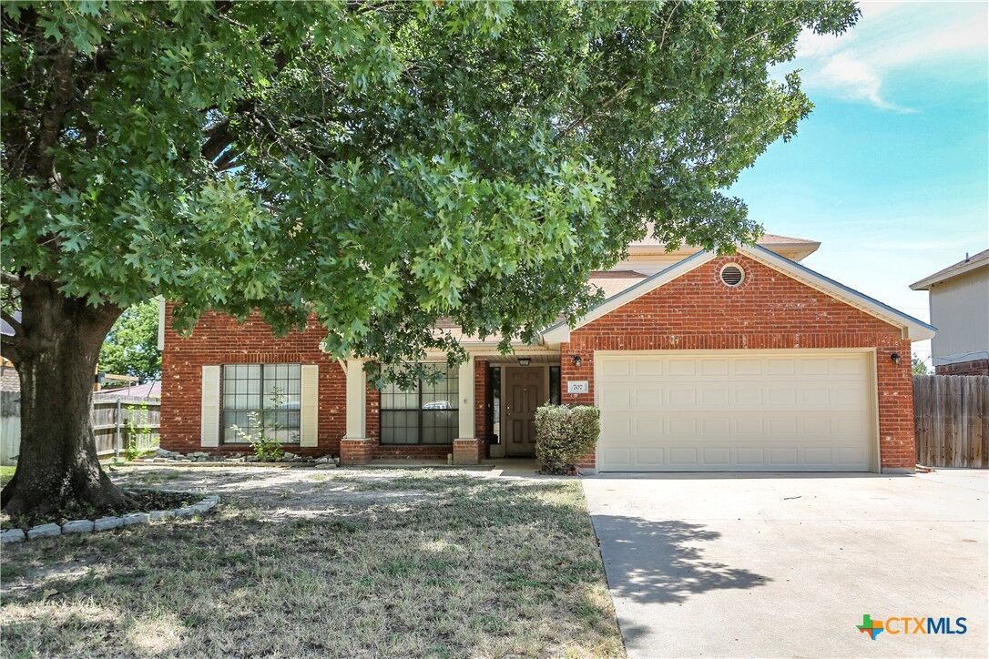Property Photo: 707 Bond Street TX 76522