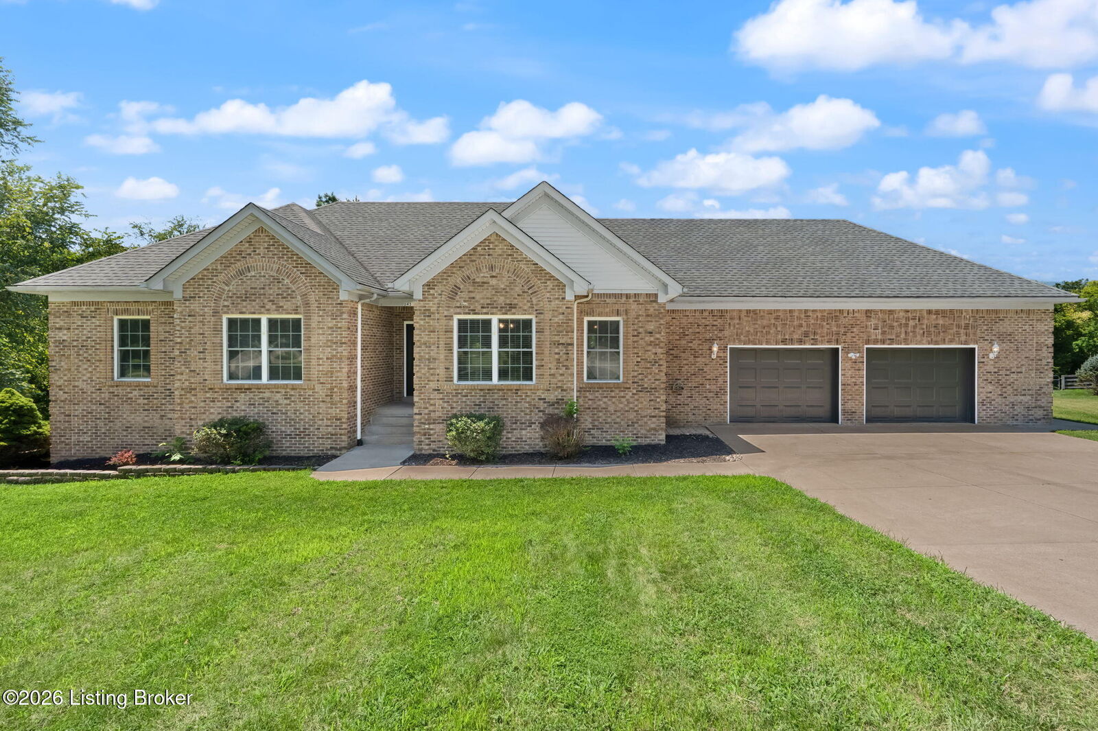 Property Photo: 143 Willowbrook Ct KY 40023