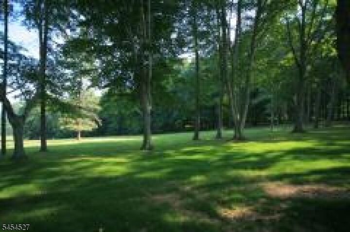 Property Photo:  15 Exmoor Dr  NJ 07945 