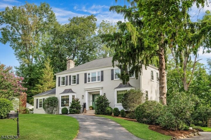 Property Photo: 5 Oechsner Ct NJ 07922