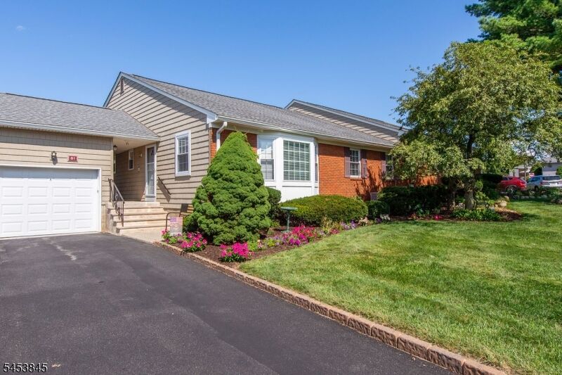 Property Photo:  81 Brandywyne Drive  NJ 07932 