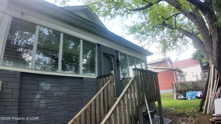 Property Photo:  722 Tamaqua Street  PA 18237 