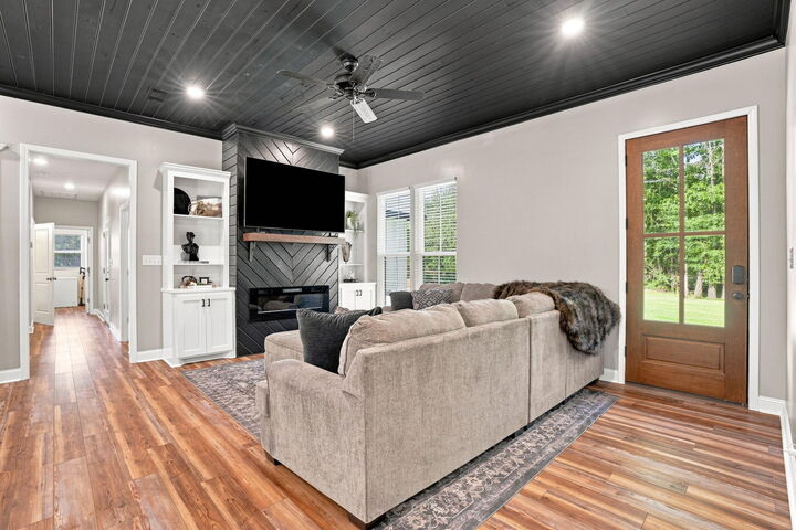 Property Photo: 2416 U.s. 11 MS 39459