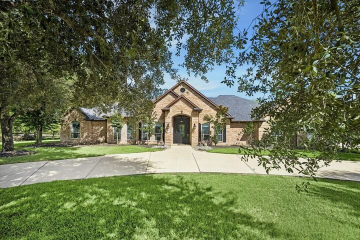 Property Photo: 8827 Aubrey Lane TX 77469