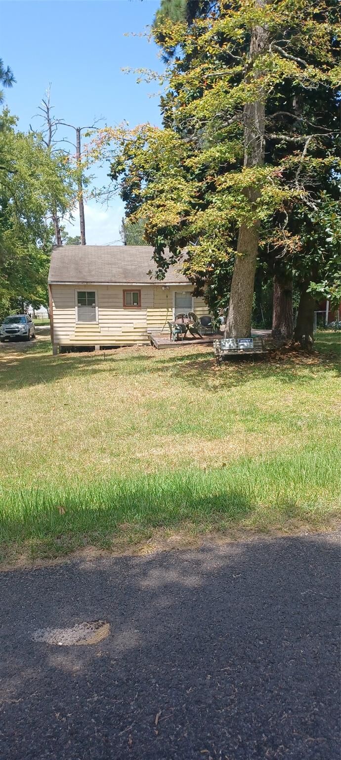 Property Photo: 257 Hollow Oak TX 77351
