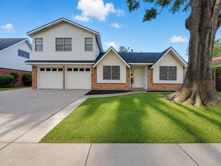 Property Photo: 2305 Peach Lane TX 77502