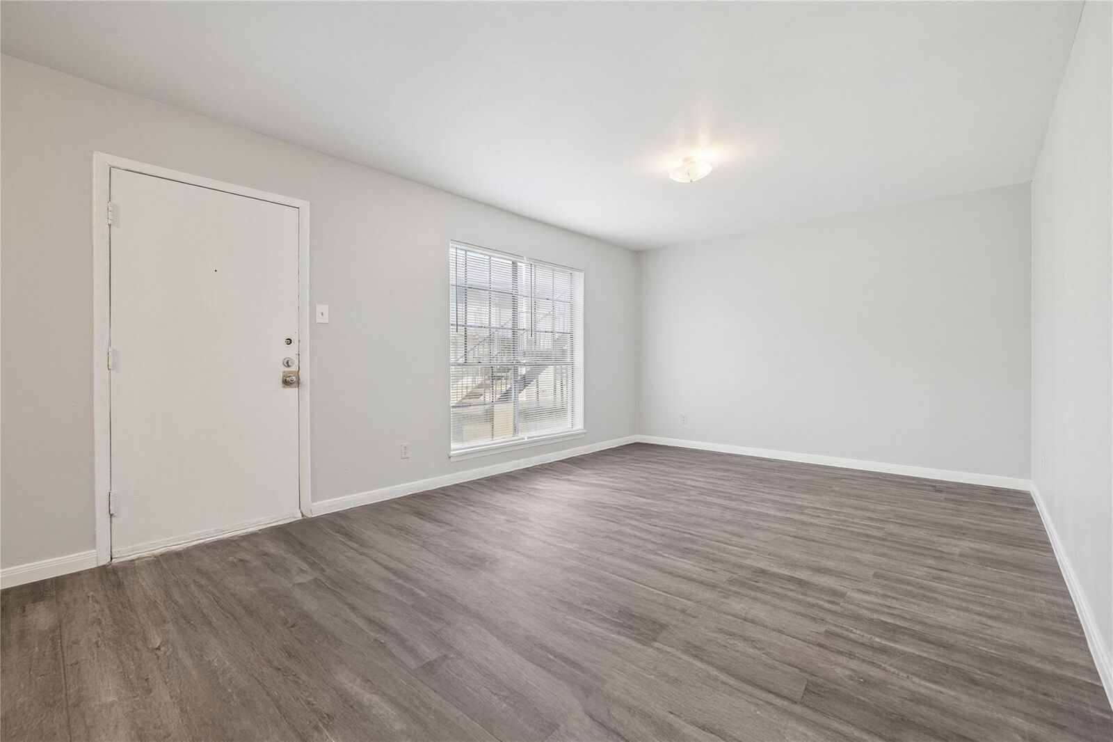 Property Photo:  1716 Crownover Road 8  TX 77080 