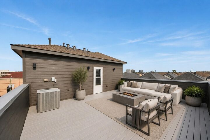 Property Photo:  1628 W 24th Street  TX 77008 