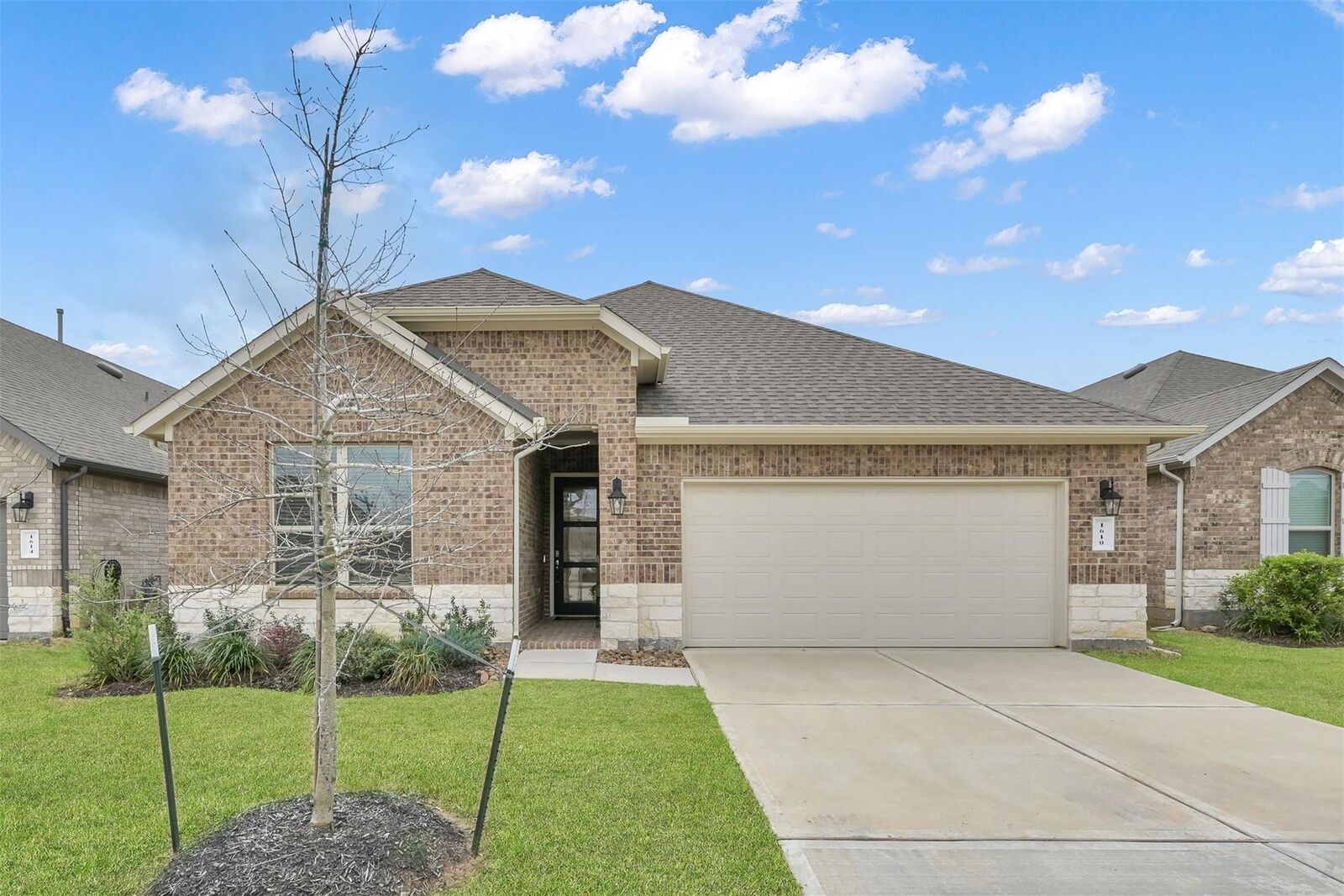 Property Photo:  1610 Little Rabbit Court  TX 77316 