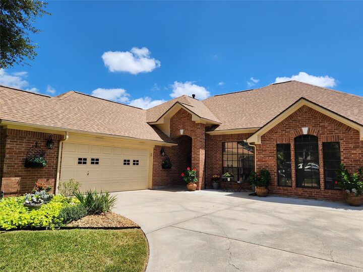 Property Photo:  104 Portulaca Street  TX 77566 