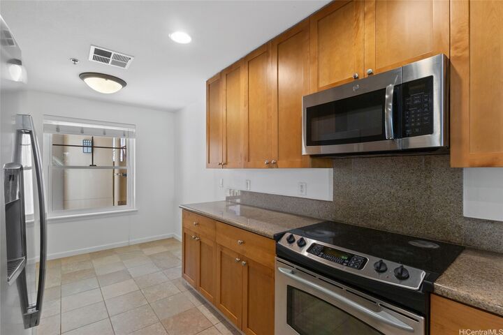 Property Photo:  520 Lunalilo Home Road 7218  HI 96825 
