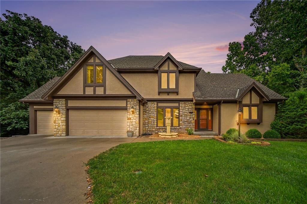 Property Photo:  5525 N Oakdale Place  MO 64152 