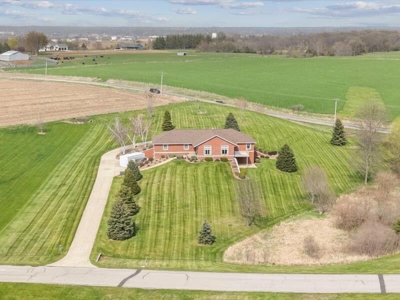 Property Photo:  3752 Lacina Dr. SW  IA 52240 
