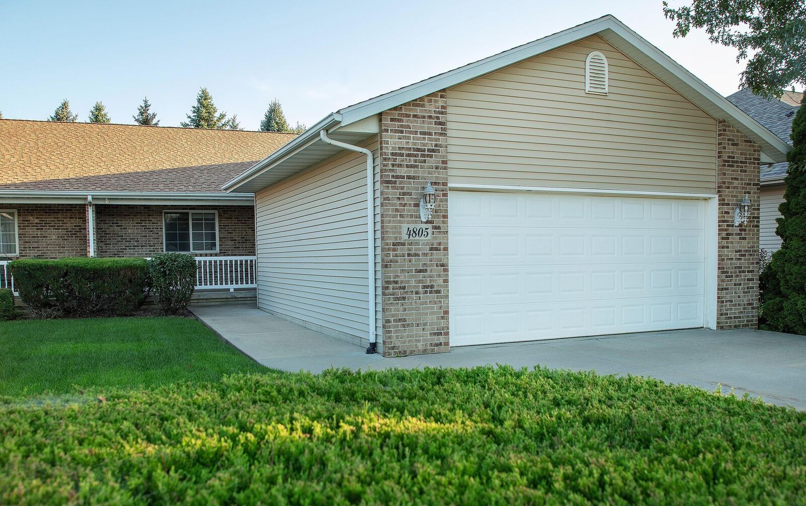Property Photo:  4805 Briarwood Drive  IA 50613 