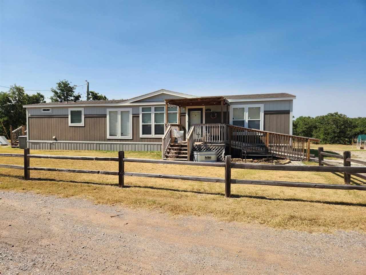 Property Photo:  3346 SW Post Oak Rd  OK 73527 