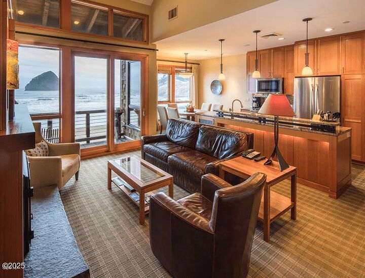 Property Photo:  33000 Cape Kiwanda Drive 3 Wk 39  OR 97135 