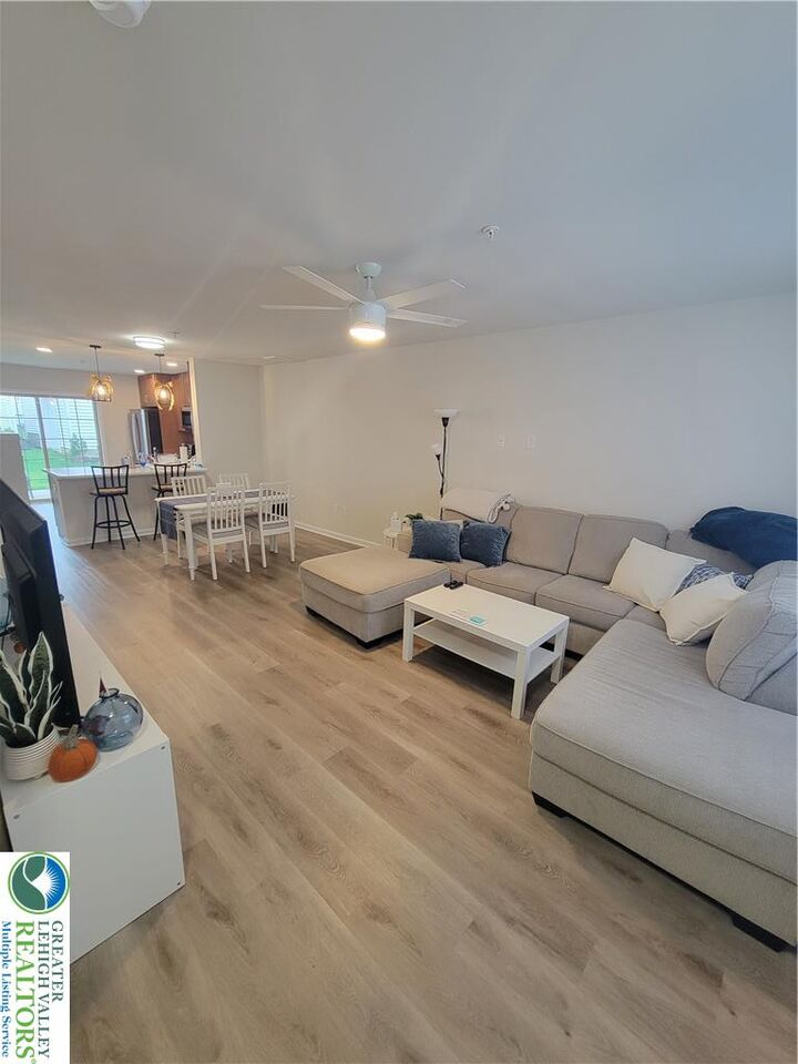 Property Photo:  328 E Frankford Street  PA 18018 