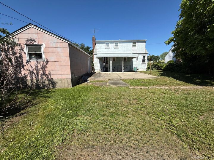 Property Photo:  150 Oriole Road  NY 11756 
