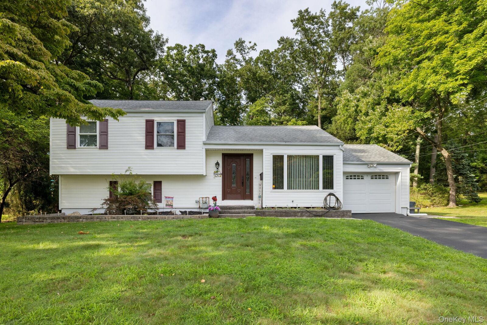 Property Photo:  7 Windmill Lane  NY 10956 