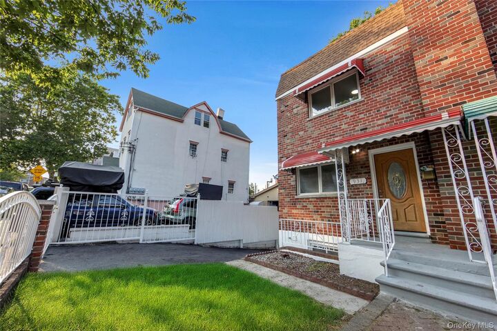Property Photo:  931 E 232nd Street  NY 10466 