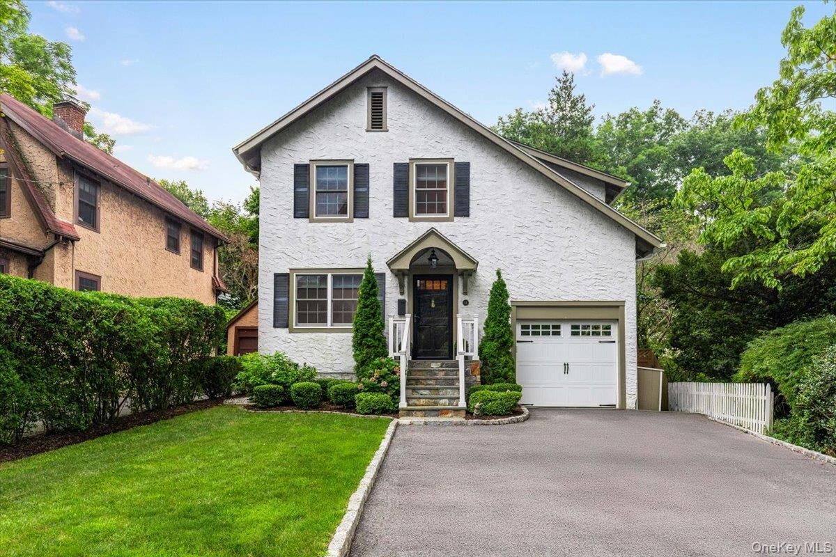 Property Photo:  14 Fernwood Avenue  NY 10580 