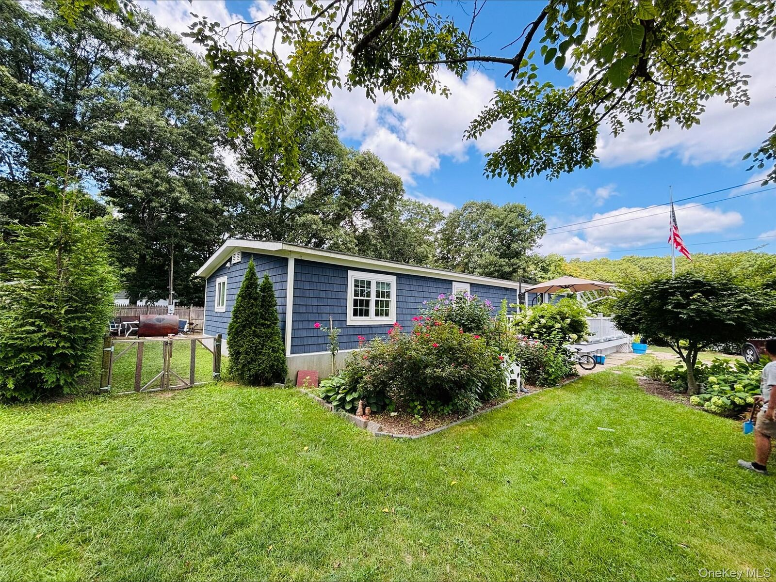 Property Photo: 41 Carls Place 41 NY 11901