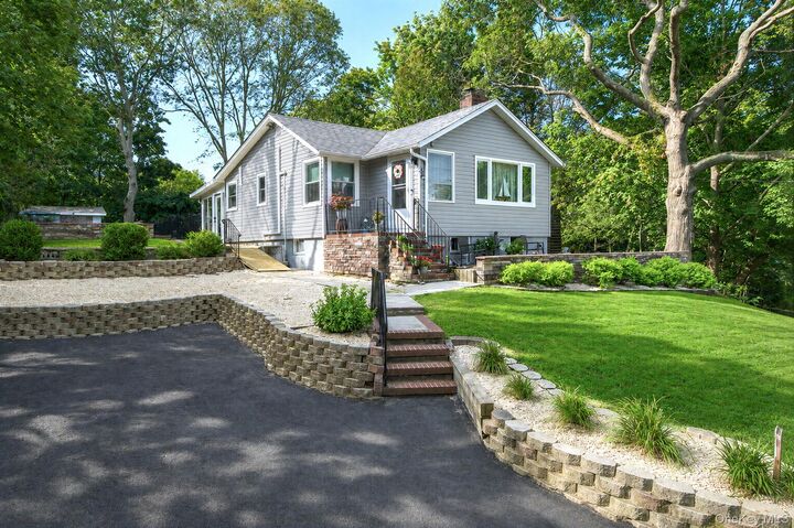 Property Photo:  69 Hill Drive  NY 11901 