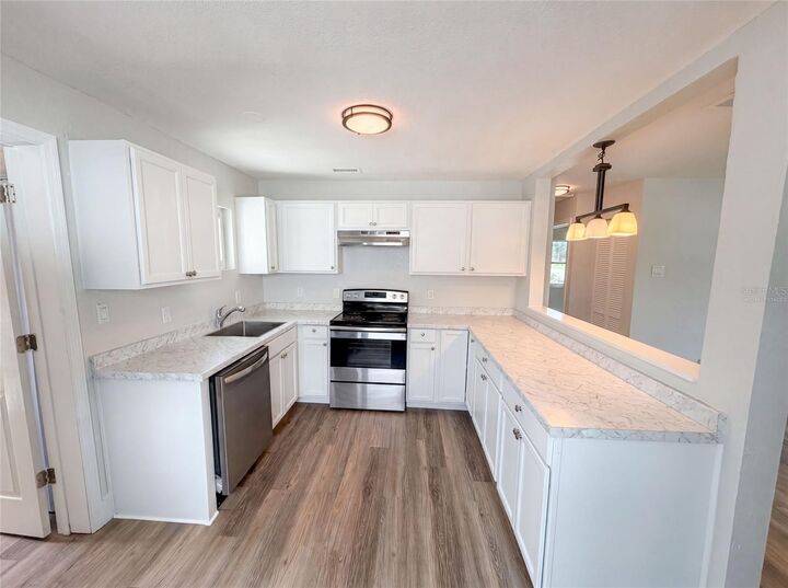 Property Photo: 2596 38th Avenue N FL 33713