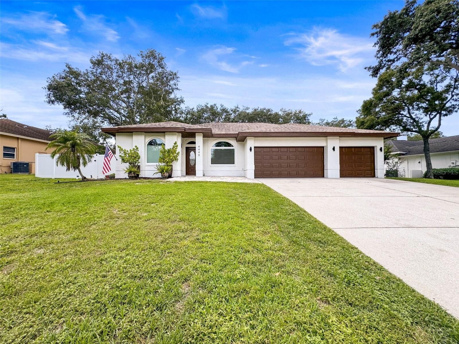 Property Photo:  4448 Glenbrook Drive  FL 34683 