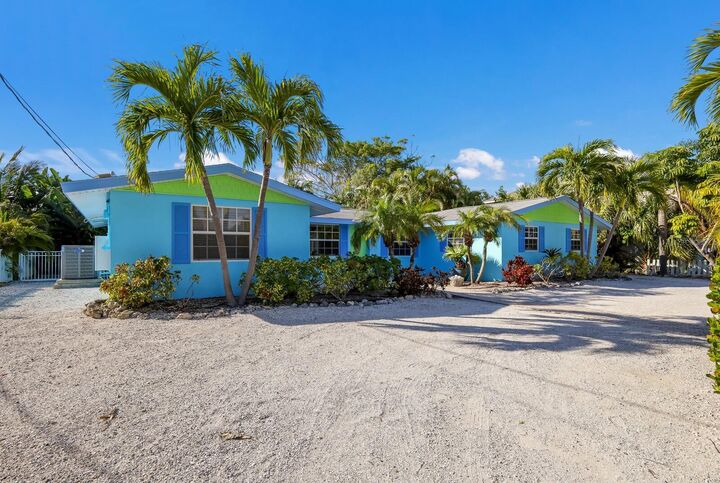 Property Photo:  125 Crescent Drive  FL 34216 